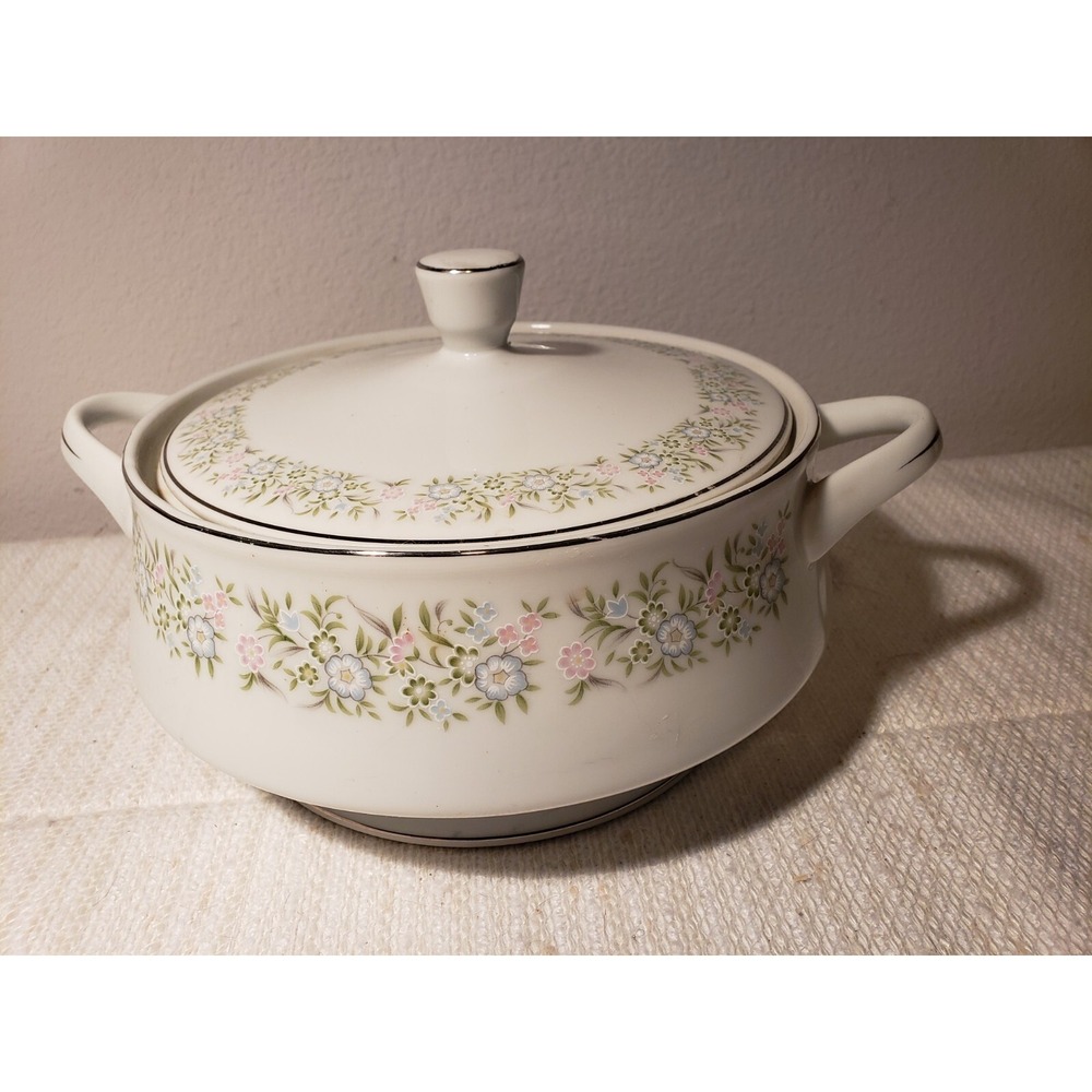 Taihei Fine China Covered Vegetable Bowl In The Springtime Pattern, Japan